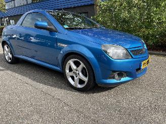 Unfallwagen Opel Tigra 1.8 2005/10