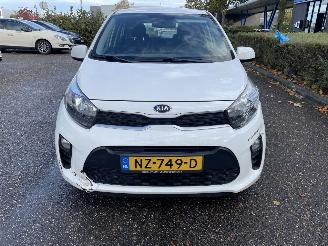 Kia Picanto 1.0 5drs airco picture 3