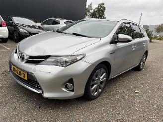 Schadeauto Toyota Auris 1.8 hybrid 2014/11