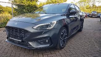 damaged passenger cars Ford Focus ST-LINE 134KW 2019/3