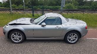 uszkodzony samochody osobowe Mazda MX-5 HARDTOP 2011/7