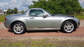 Damaged car Mazda MX-5 HARDTOP rijdt nieuw 2011/7
