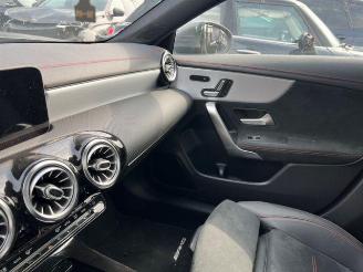 Mercedes Cla-klasse 180d Shooting Brake AMG Panorama picture 17