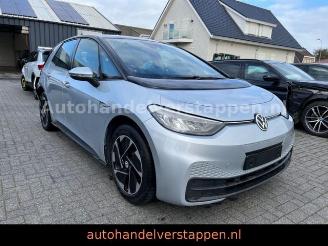 Unfallwagen Volkswagen ID.3 Pro Life  Rijbaar/Drive ready 2021/11