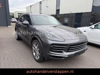 damaged passenger cars Porsche Cayenne 3.0L 250KW Pano Leder LED 2019/5