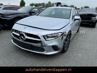 skadebil auto Mercedes A-klasse d DAB+ Navigation 106co2 2019/11