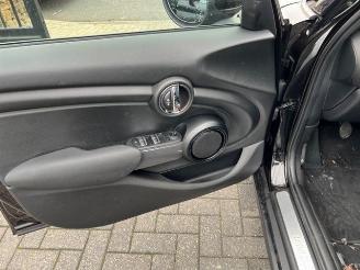 Mini One 75KW Essential Trim Navi picture 18