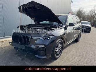 Vaurioauto  passenger cars BMW X7 M50d 294KW Pano Sky -Executive- 6Sitzer 2019/7