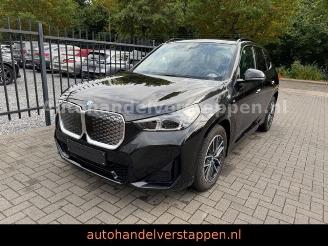 Damaged car BMW iX1 20 eDrive M Sportpaket Leder LED Navi+ 2025/3