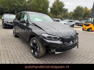Voiture accidenté BMW iX3 210KW 80KWH M-Sport 20'' HUD AHK 2022/9