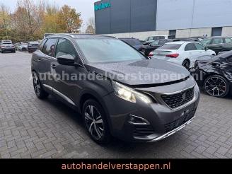 Voiture accidenté Peugeot 3008 II Allure GT Line 96KW Puretech Panorama 2019/11