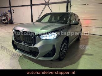 skadebil auto BMW iX1 30 xDrive M Sport Harman Pano HUD Leder 2023/6