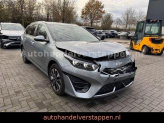 Damaged car Kia Cee d Ceed Sportswagon Plug-in Hybrid Business Line 2023/12