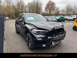 krockskadad bil auto BMW X5 xDrive 30d M Sport 210KW Pano CAM 2021/7