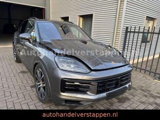 skadebil auto Porsche Cayenne E-Hybrid Exclusive Design Matric ACC 2024/5