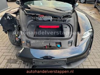 Porsche Taycan 350KW Panorama-Glasdach Leder 20zoll picture 14