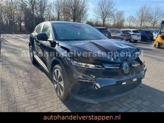skadebil auto Renault Mégane Megane EV60 130hp 60Koptimum charge Evolution ER 2023/4