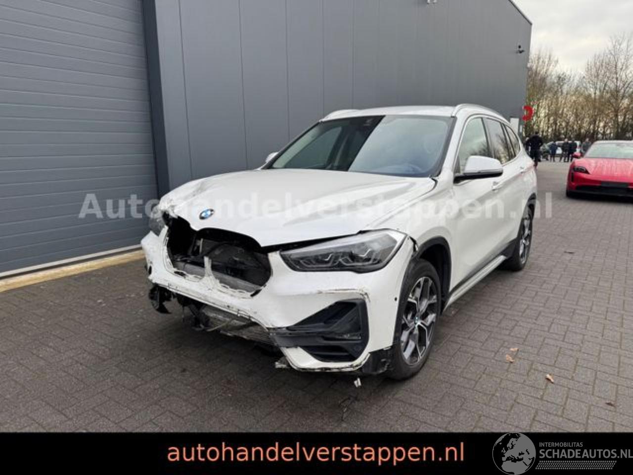 BMW X1 sDrive 18i xLine 103KW Leder Navi LED Facelif