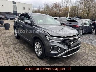krockskadad bil auto Volkswagen T-Roc Style DSG Panorama LED IQ NAVI 2022/4