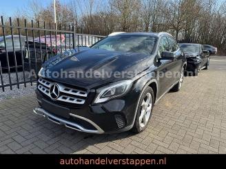 Schadeauto Mercedes GLA 200 CDI / d Urban Automatik 2019/4