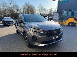 Schadeauto Peugeot 3008 Hybrid 225 E-AUTO8 GT Paket Panorama 2022/11