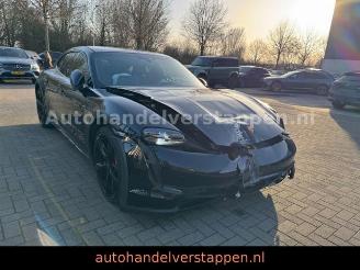 Porsche Taycan Cross Turismo 4S Glasdach picture 13