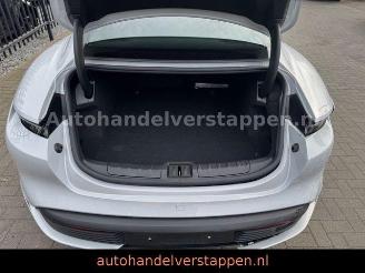 Porsche Taycan Sport 93KWH Sport-Design-Paket picture 13