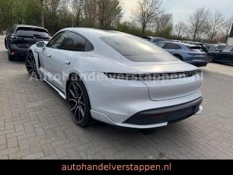 Schadeauto Porsche Taycan Sport 93KWH Sport-Design-Paket 2022/8