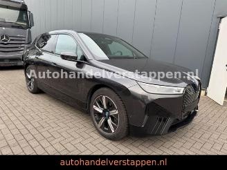BMW iX 40 xDrive 240KW Sky Lounge picture 3