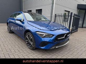 uszkodzony samochody osobowe Mercedes Cla-klasse 250e Shooting Brake Panorama Facelift 2023/12