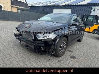 damaged passenger cars Volkswagen Polo VI Life TSI DSG Discover Pro NAVI LED 2024/12