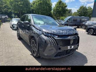 damaged passenger cars Peugeot 3008 Hybrid 145 Allure Automatik 2026 2026/3