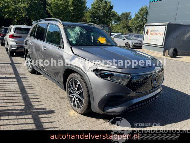 Mercedes EQB 250+ AMG Sport Pano Burm 71KWH VOLL
