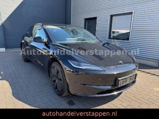  Tesla Model 3 RWD 208kW Highland Pano Full CAM 2025/9
