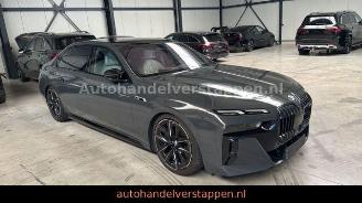 skadebil auto BMW M7 60e xDrive 420KW M Performance VOLL 2023/7