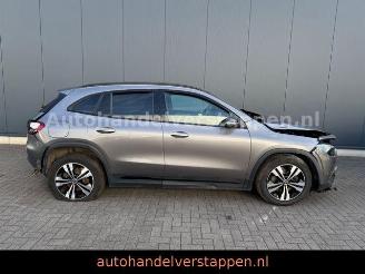 Mercedes GLA 250e Progressive Night-Paket Navi Leder picture 2