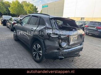 Mercedes GLA 250e Progressive Night-Paket Navi Leder picture 4