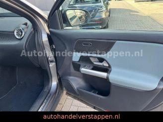 Mercedes GLA 250e Progressive Night-Paket Navi Leder picture 17