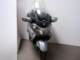 Suzuki  BURGMAN picture 2
