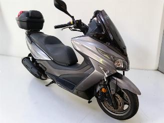 krockskadad bil bromfiets Kymco  X TOWN 2017/9