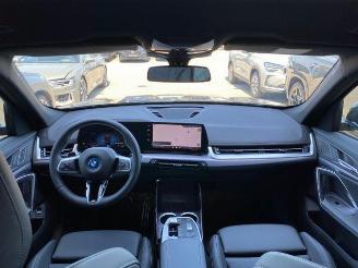 BMW iX1 eDrive20 M Sport KAM/H&K picture 11