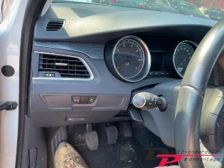 Peugeot 508 508 (8D), Sedan, 2010 / 2018 1.6 THP 16V picture 10