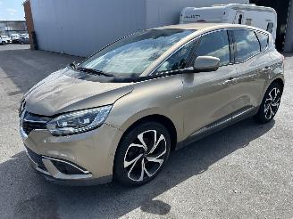damaged passenger cars Renault Scenic BOSE 2018/5