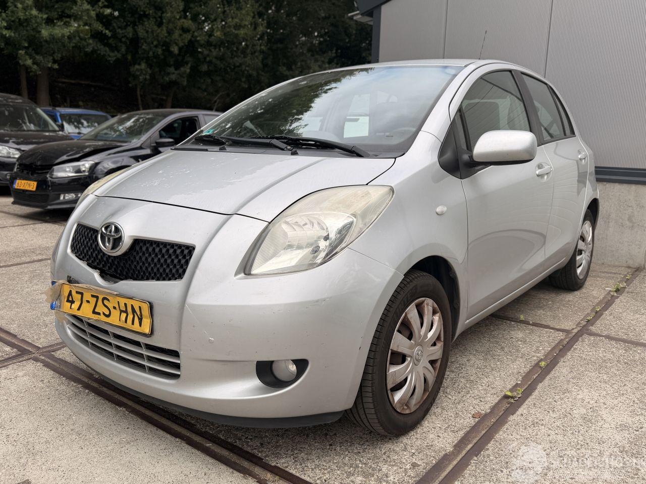 Toyota Yaris 1.3 semi-automaat, rijdbare schade