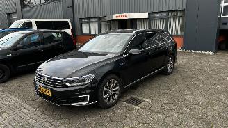 Vaurioauto  passenger cars Volkswagen Passat  2015/12