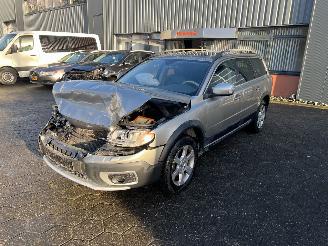 skadebil auto Volvo Xc-70 3.2 Youngtimer 2008/1