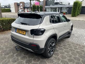 Jeep Avenger 1.2 E-HYBRID SUMMIT picture 5