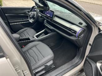 Jeep Avenger 1.2 E-HYBRID SUMMIT picture 26