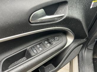 Jeep Avenger 1.2 E-HYBRID SUMMIT picture 18
