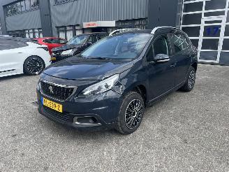 Damaged car Peugeot 2008 1.2 PURETECH BLUE LION 2018/1